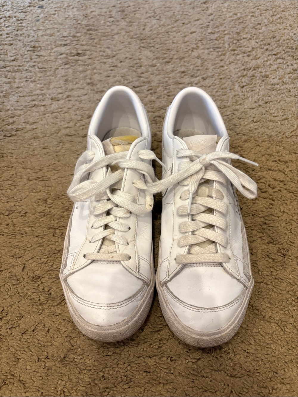 Nike Low Rise all white blazers